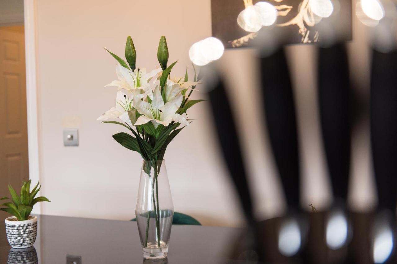 Апартаменты Immaculate 3 Bed House - Stunning Balcony Views Матлок Экстерьер фото