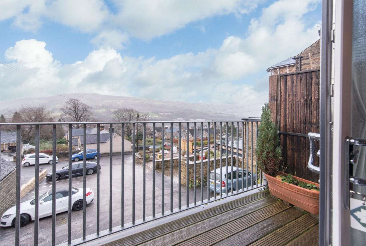 Апартаменты Immaculate 3 Bed House - Stunning Balcony Views Матлок Экстерьер фото