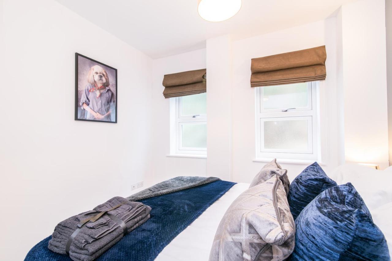 Апартаменты Immaculate 3 Bed House - Stunning Balcony Views Матлок Экстерьер фото